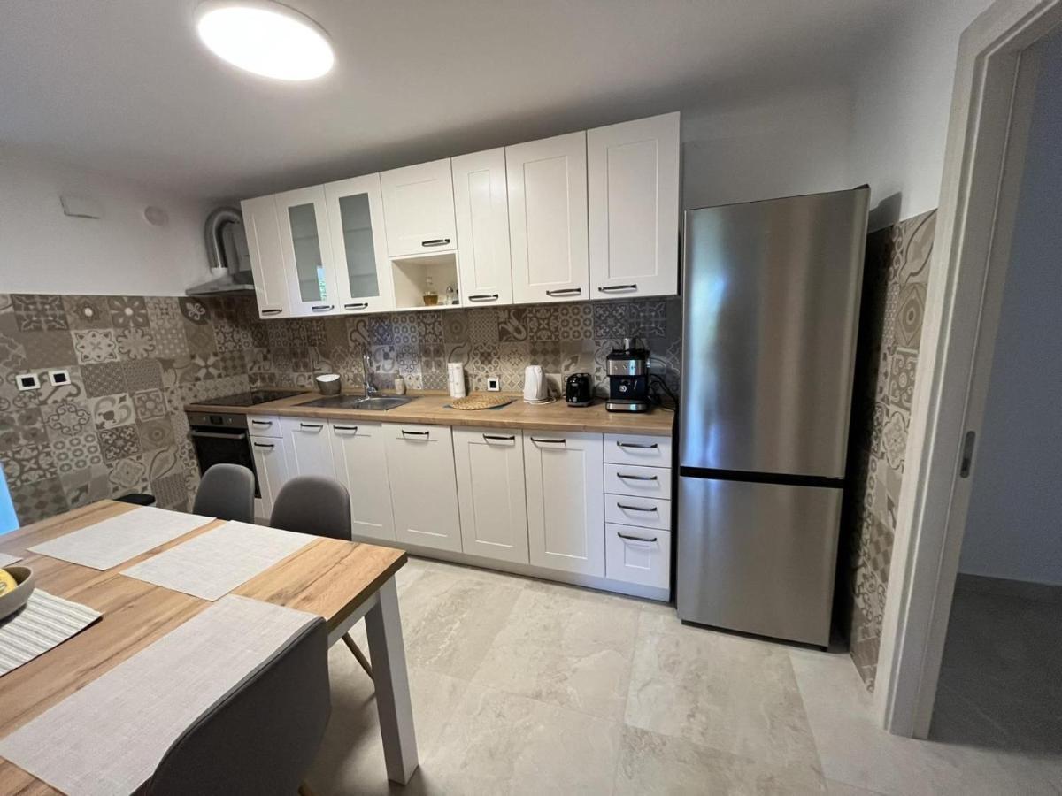 Apartment Hermes Ловран Экстерьер фото