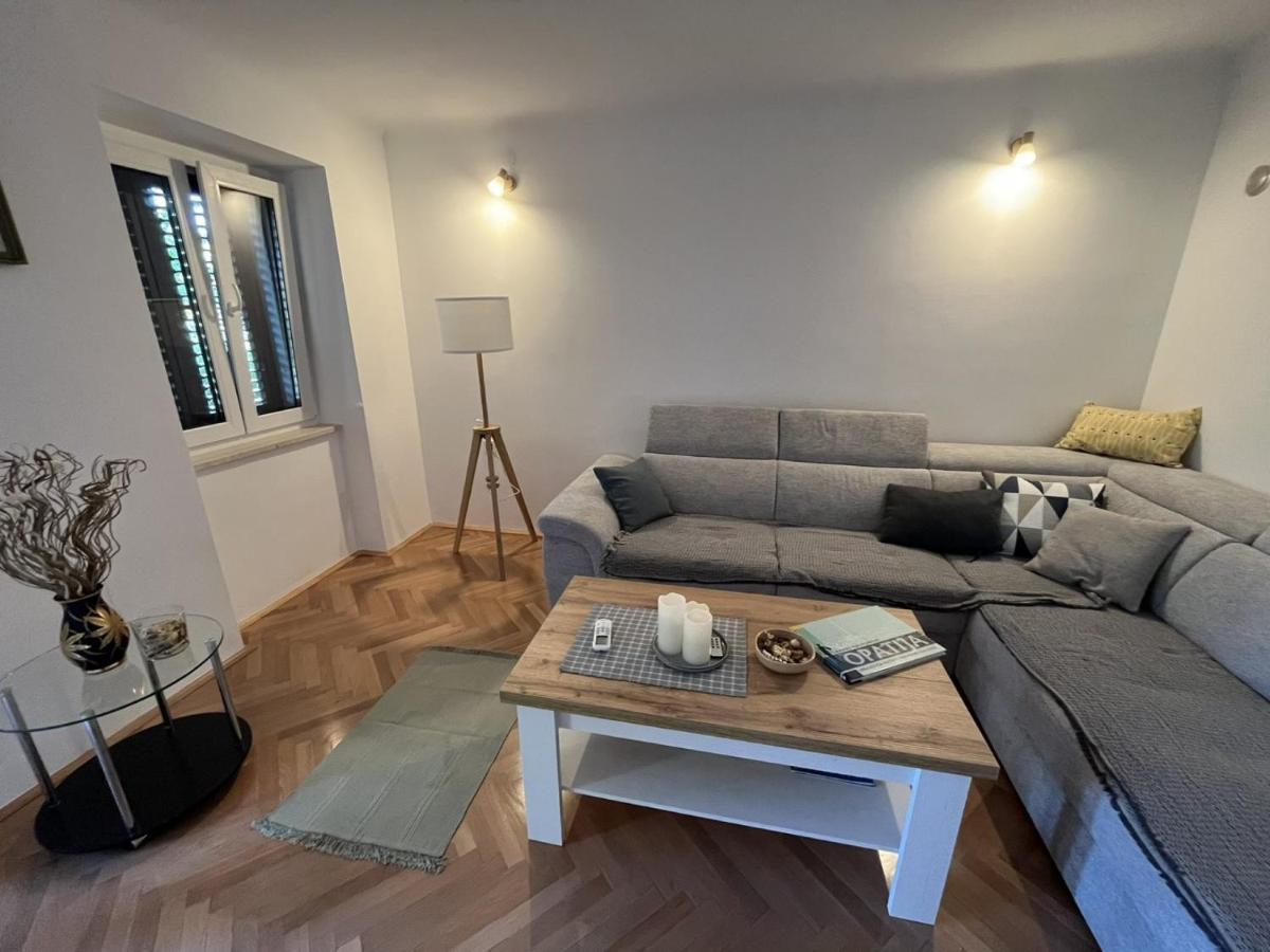 Apartment Hermes Ловран Экстерьер фото